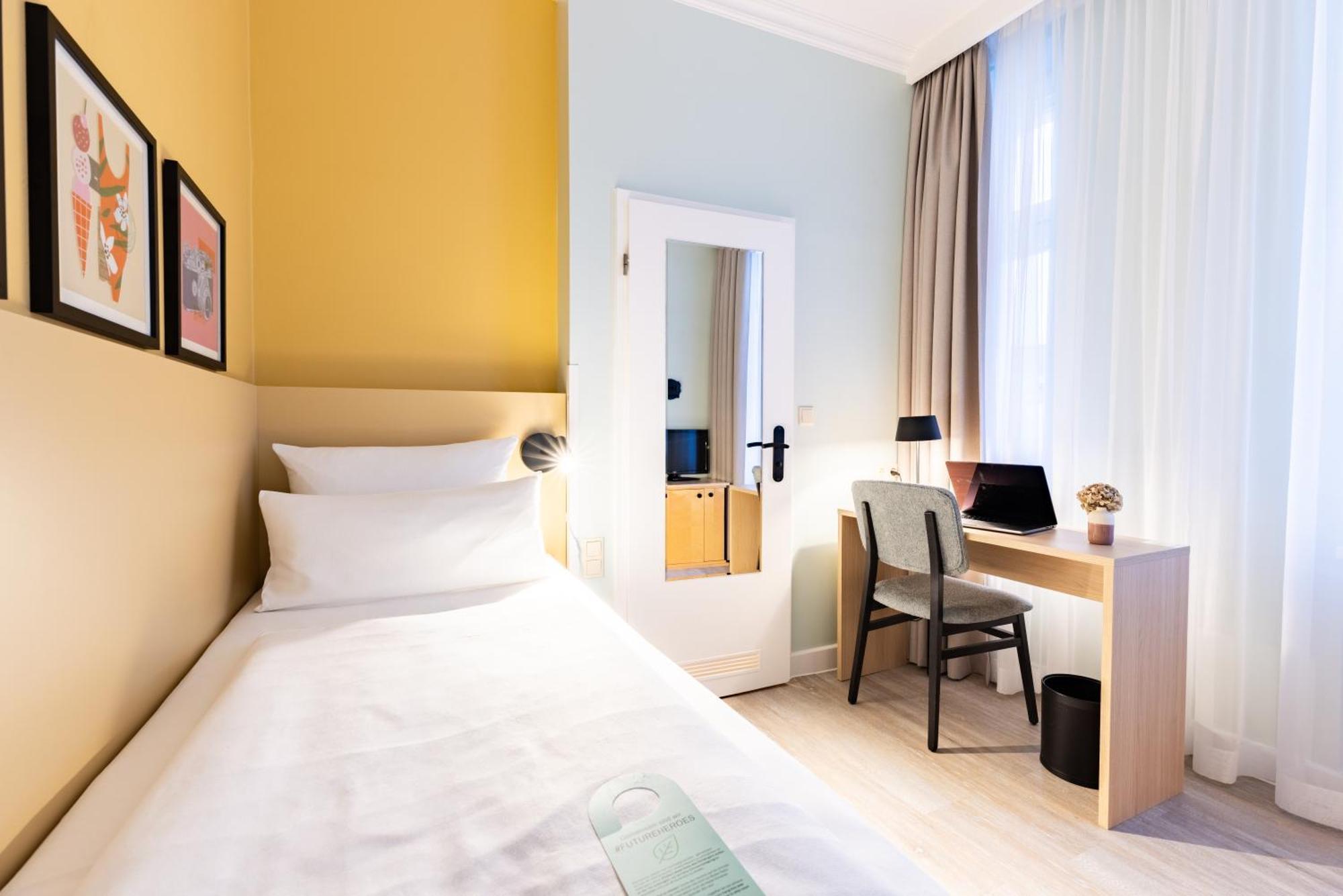 Economy Single Room,1729985351:JPEG